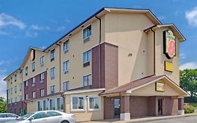 Super 8 By Wyndham Nashville/ Dntn/ Opryland Area