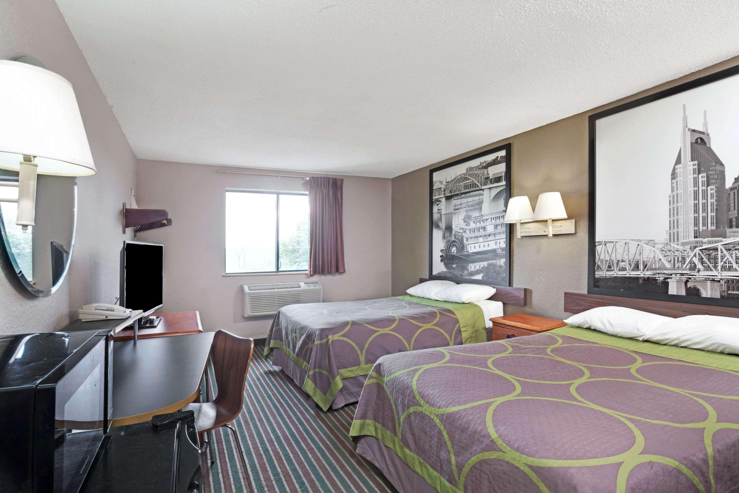 Super 8 By Wyndham Nashville/ Dntn/ Opryland Area Exterior photo