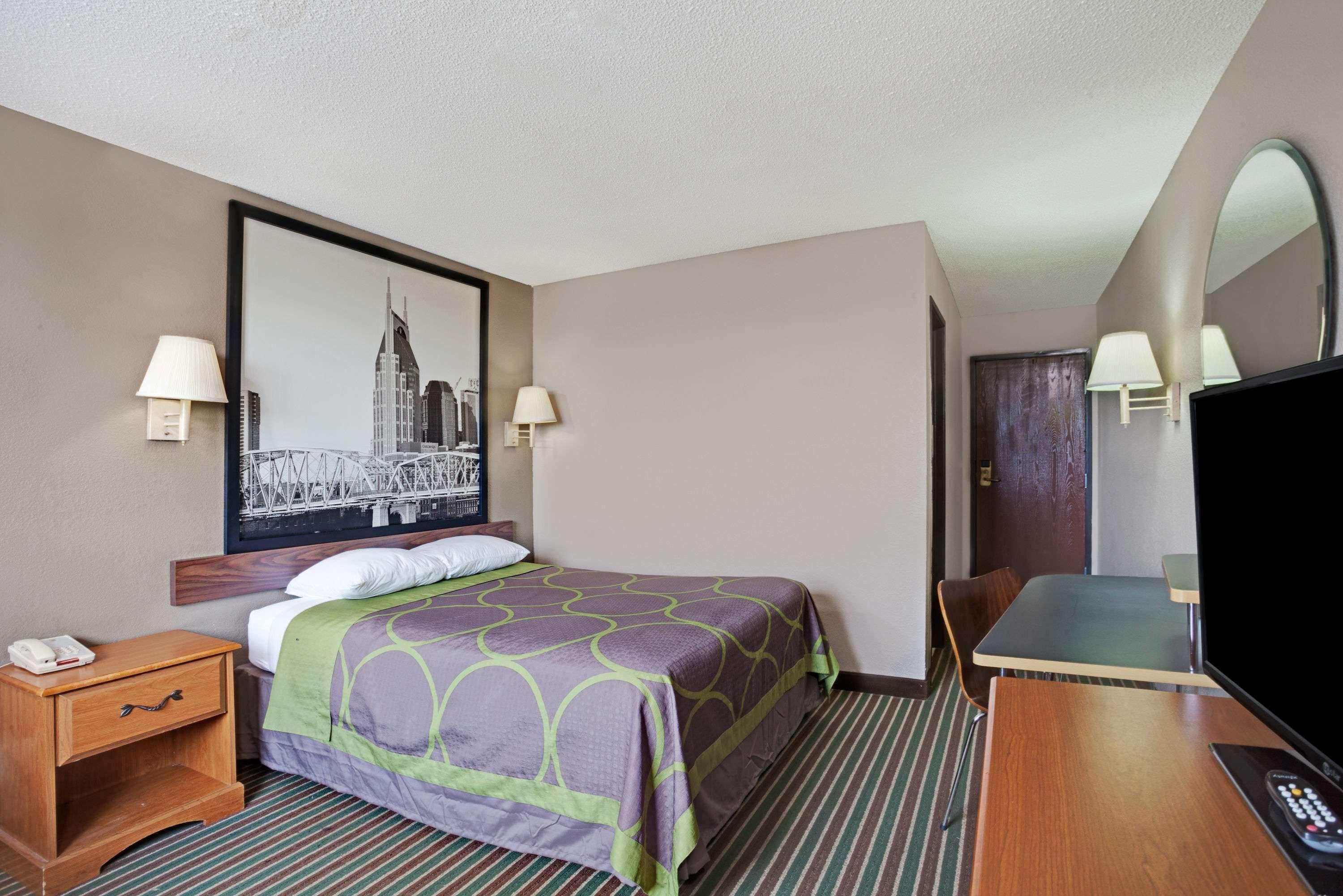Super 8 By Wyndham Nashville/ Dntn/ Opryland Area Exterior photo