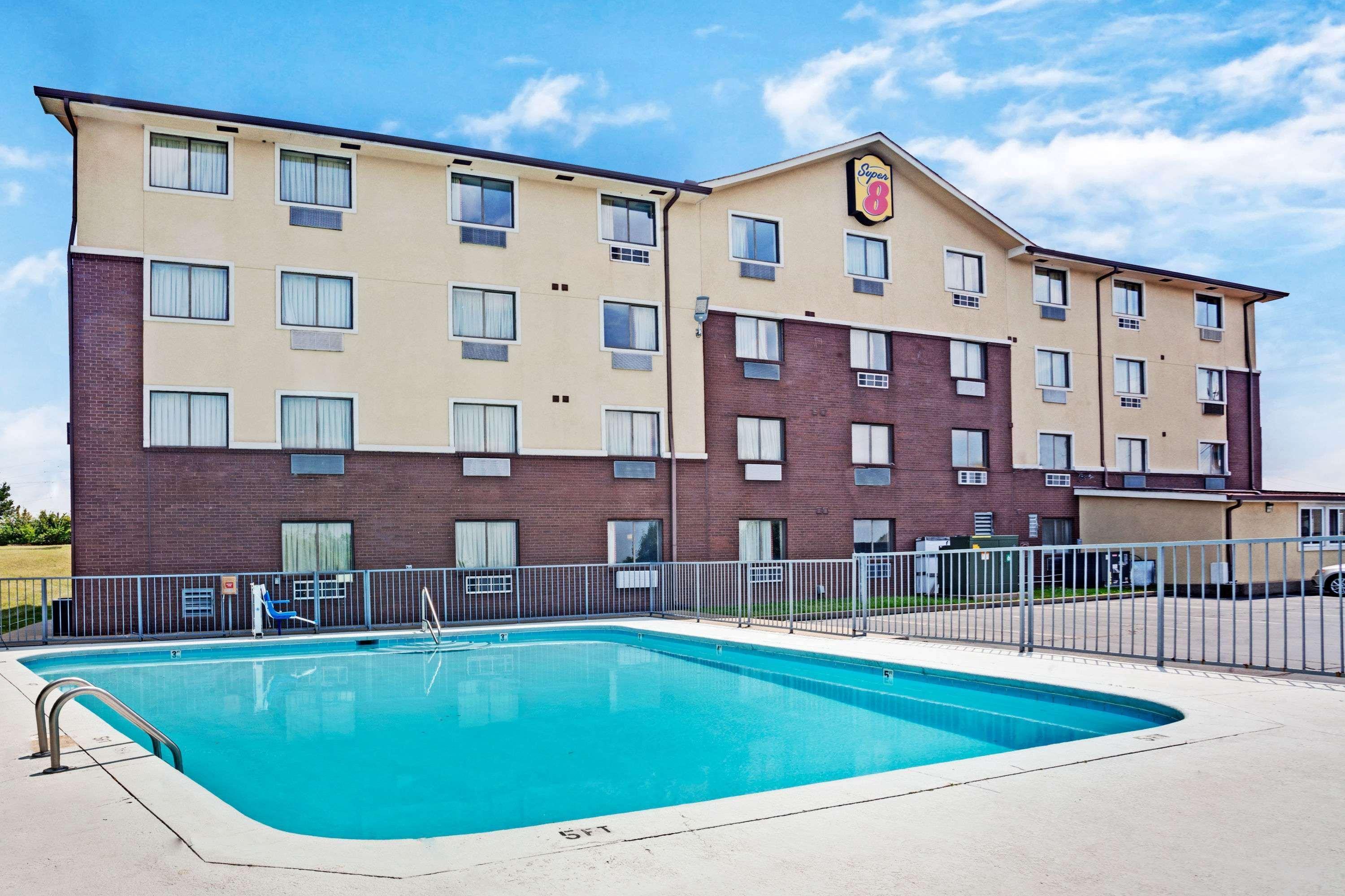 Super 8 By Wyndham Nashville/ Dntn/ Opryland Area Exterior photo