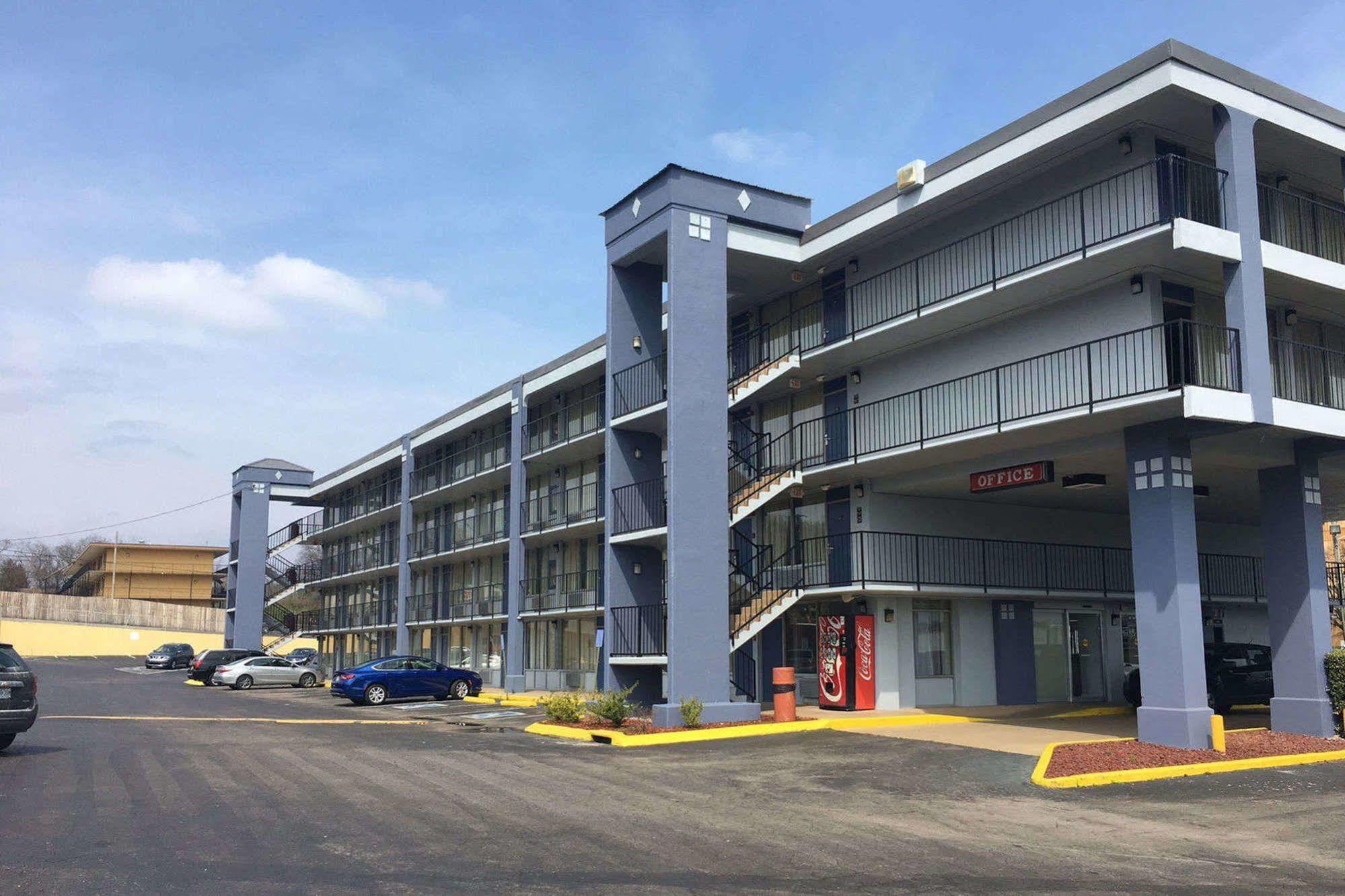 Super 8 By Wyndham Nashville/ Dntn/ Opryland Area Exterior photo